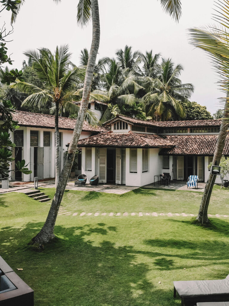 نمای ساختمان ویلایی همکف | طراحی لوکس و مدرن برای خانه‌های یک‌طبقه