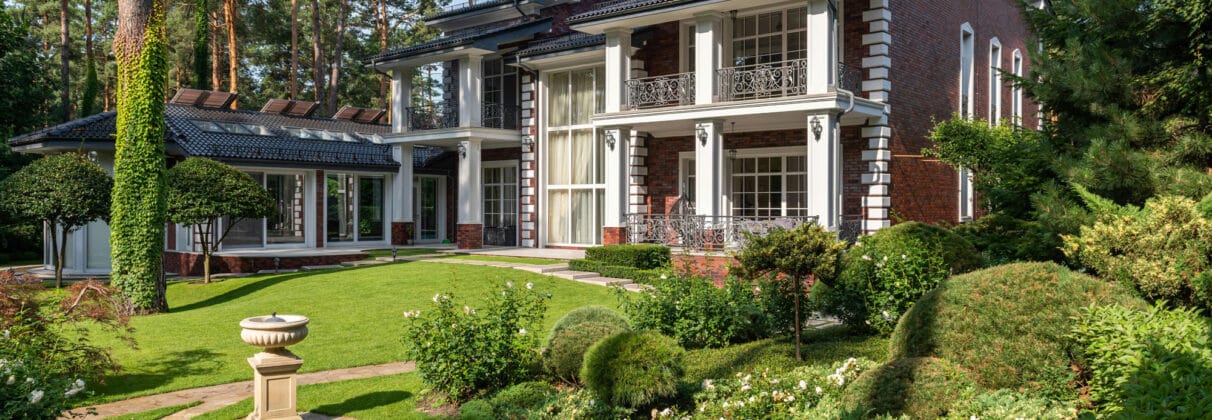 نمای ساختمان همکف کلاسیک؛ تلفیقی از اصالت و زیبایی در طراحی شهری