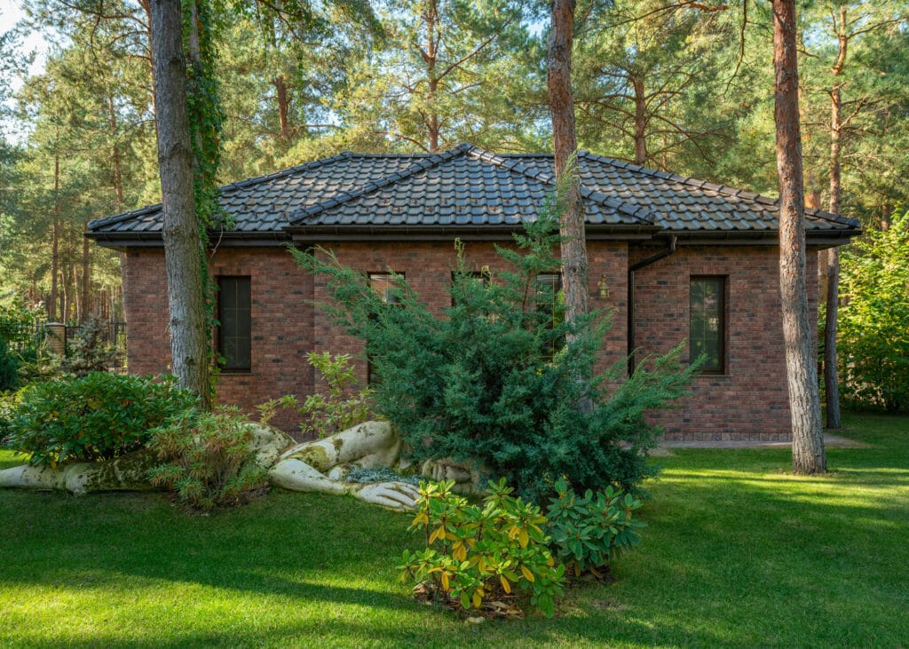 نمای ساختمان یک طبقه مدرن | راهنمای کامل برای طراحی نمای جذاب و امروزی - pexels heyho 7587467 هزینه اجرای نمای ساختمان یک طبقه مدرن