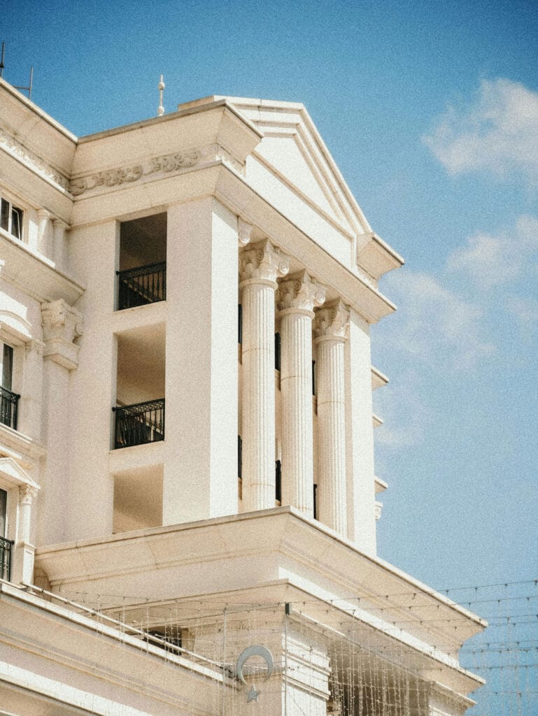 نمای ساختمان شیک با سنگ مرمر؛ ترکیبی از زیبایی، اصالت و لوکس بودن! - pexels i brahim gunes 1663957478 27771919 نمای ساختمان شیک با سنگ مرمر؛ ترکیبی از زیبایی، اصالت و لوکس بودن!