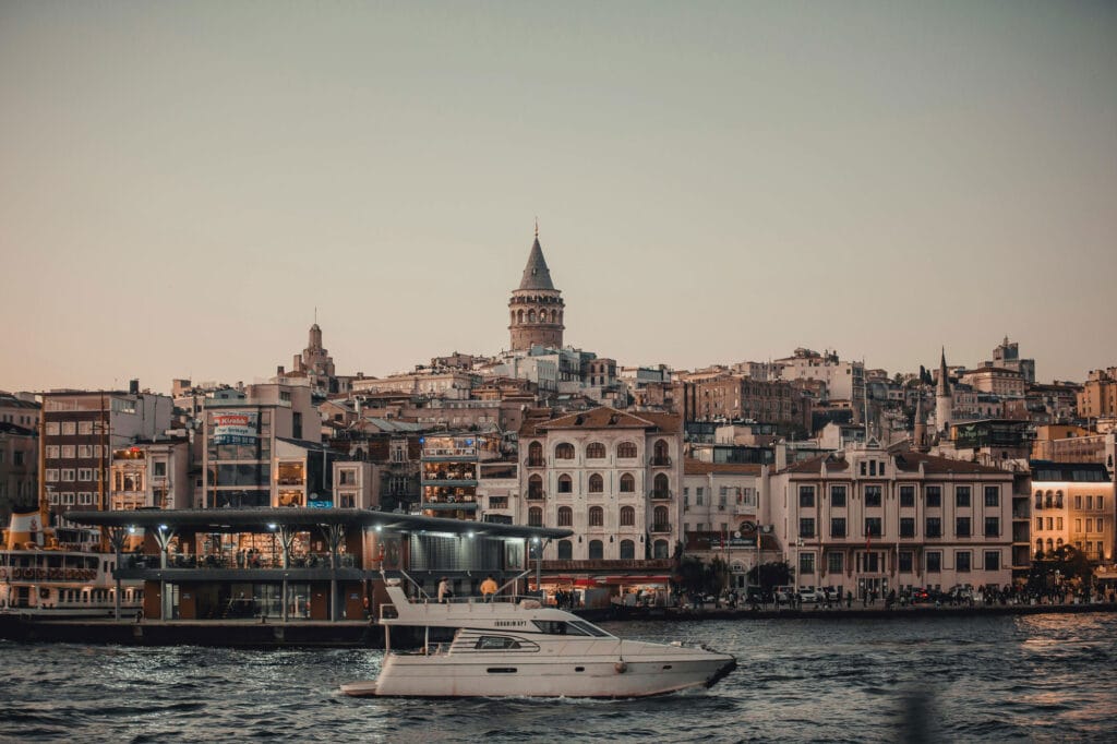 تجربه کاربران و مالکان ساختمان‌های ساحلی