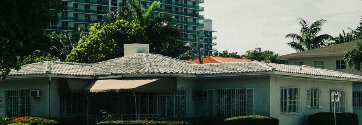 نمای ساختمان یک طبقه مدرن | راهنمای کامل برای طراحی نمای جذاب و امروزی