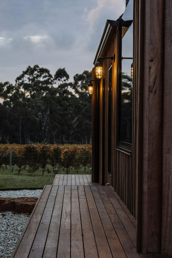 نمای ساختمان با چوب طبیعی؛ انتخابی لوکس، ماندگار و دوست‌دار طبیعت