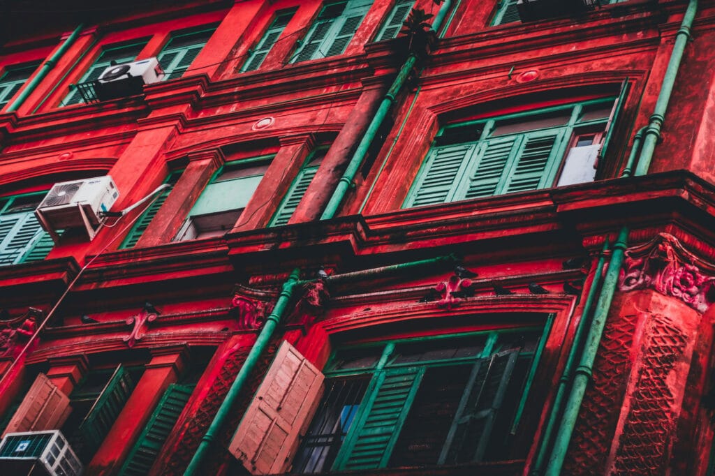 ترندهای جدید در رنگ نمای ساختمان (۲۰۲۵)