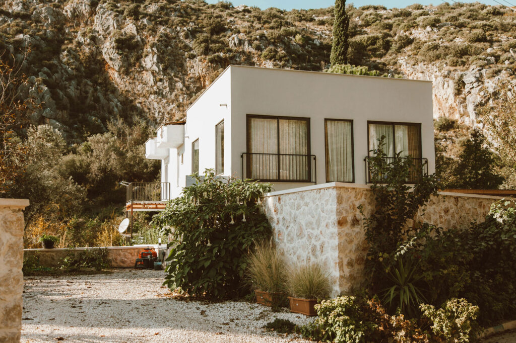 نگهداری و تمیزکاری انواع سنگ نمای ساختمان ویلایی