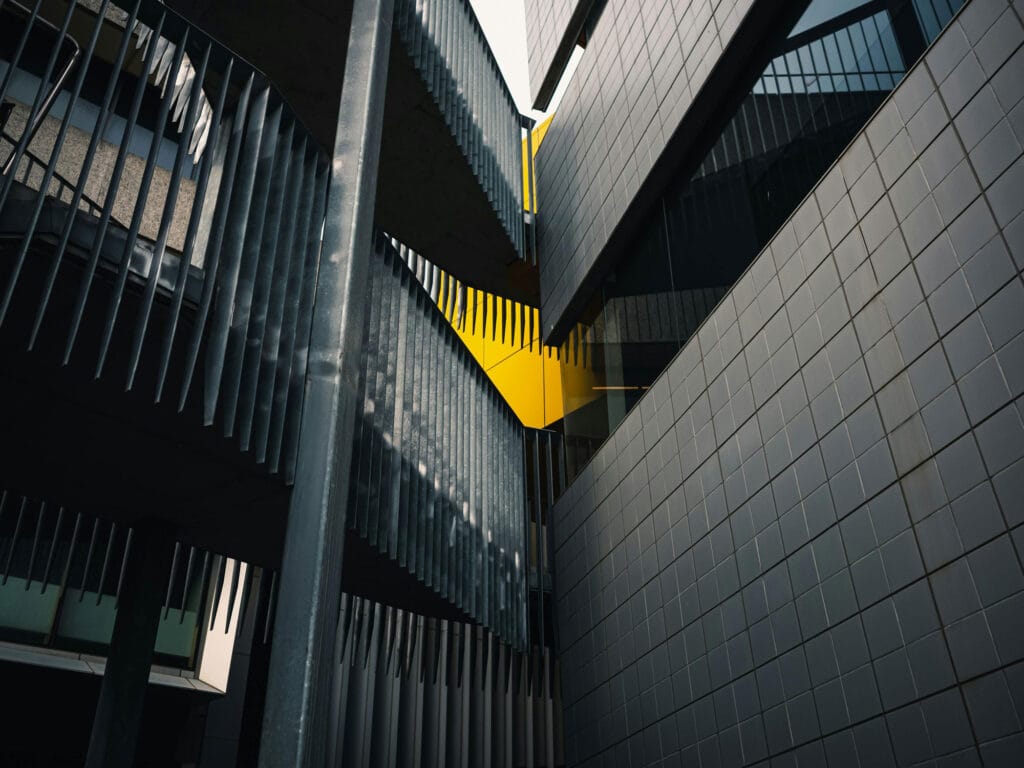 نمای ساختمان با رنگ خاکستری: انتخابی مدرن و ماندگار - pexels sonny 29259889 جمعبندی و نتیجهگیری نهایی