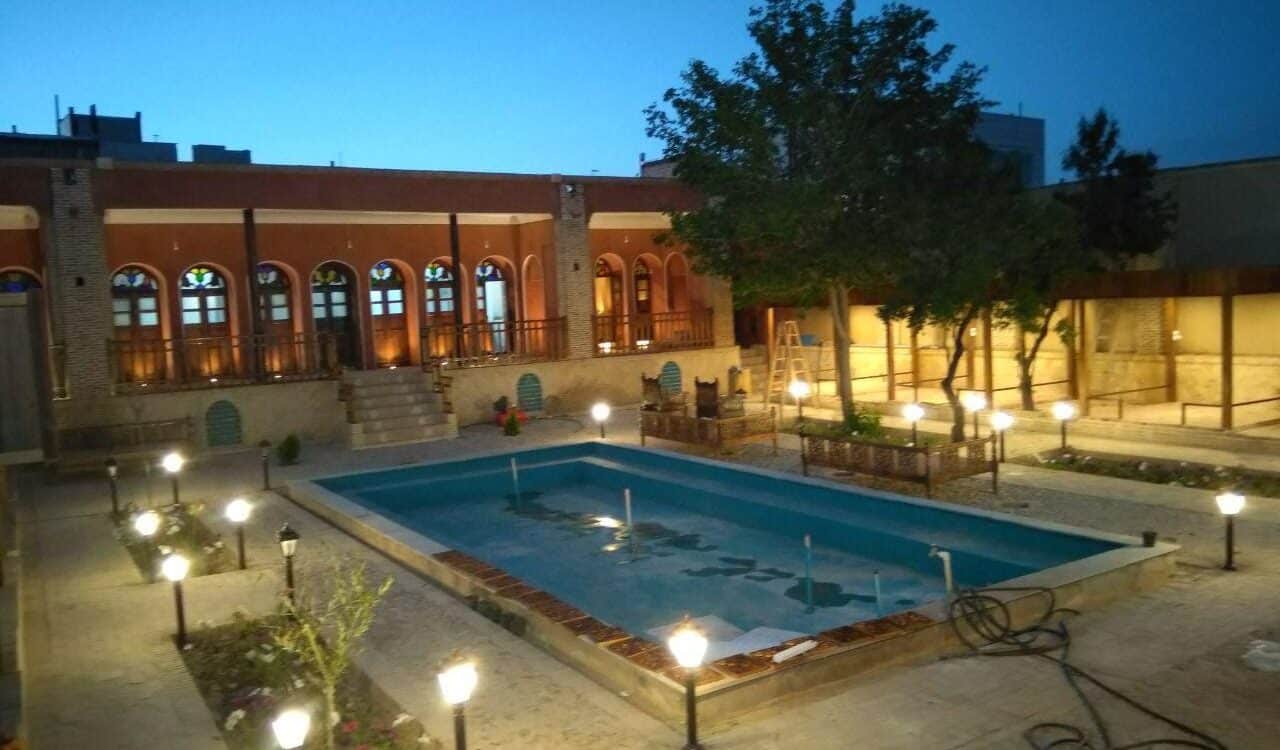 خرید آجر آذرخش در گلپایگان | انتخابی ماندگار برای شهری با هویت معماری گلی و آجری