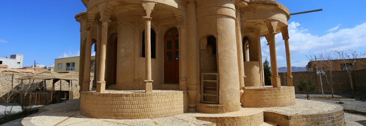 راهنمای خرید آجر آذرخش در آباده | انتخابی مقاوم برای اقلیم گرم و معماری اصیل