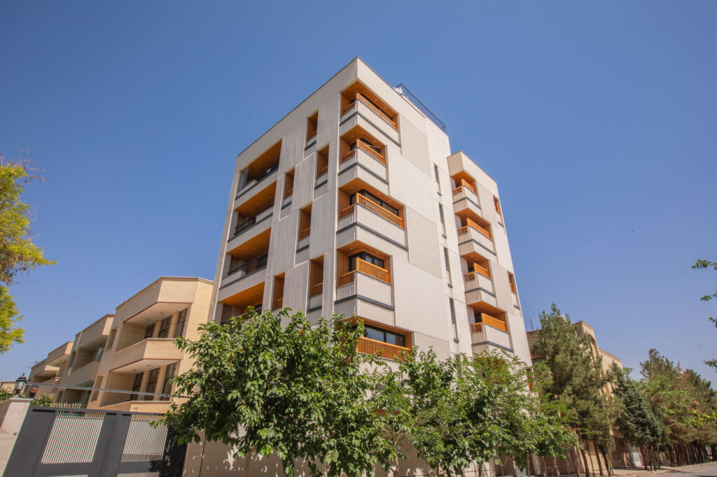 نمای ساختمان مدرن با آجر نسوز؛ ترکیب هنر، اصالت و تکنولوژی - 3A1A7618 طراحی نمای مدرن با آجر نسوز؛ راهکارهای نوین