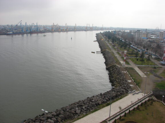 آجر آذرخش در بندر انزلی | راهحلی مقاوم برای نمایی زیبا در هوای شرجی شمال - Bolvare Bandar e Anzali آجر آذرخش در بندر انزلی | راهحلی مقاوم برای نمایی زیبا در هوای شرجی شمال