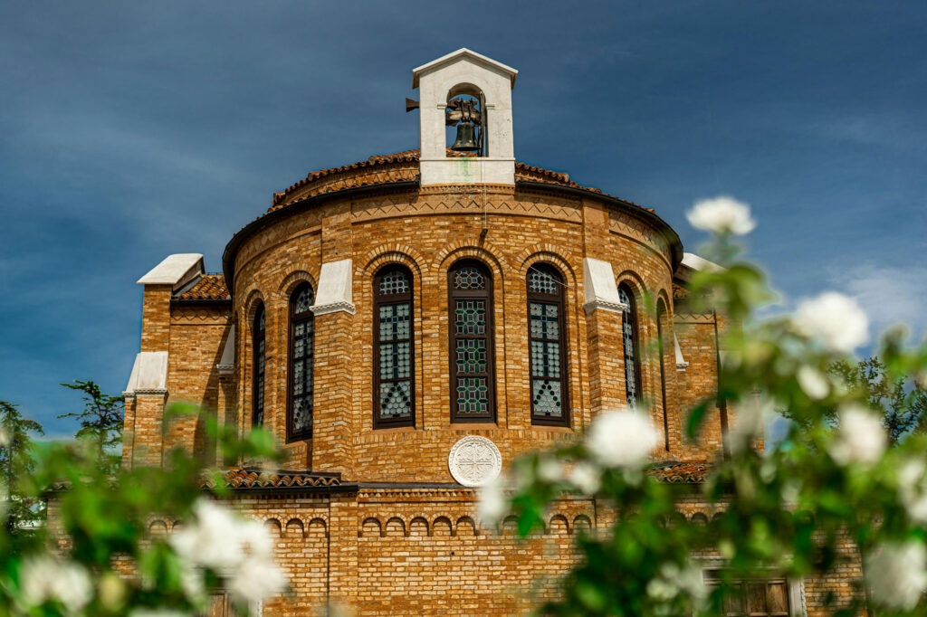 نقشه نمای ساختمان سنتی؛ تلفیقی از هنر، فرهنگ و معماری ایرانی - pexels castorlystock 3836337 نقش اقلیم در طراحی نقشه نمای ساختمان سنتی