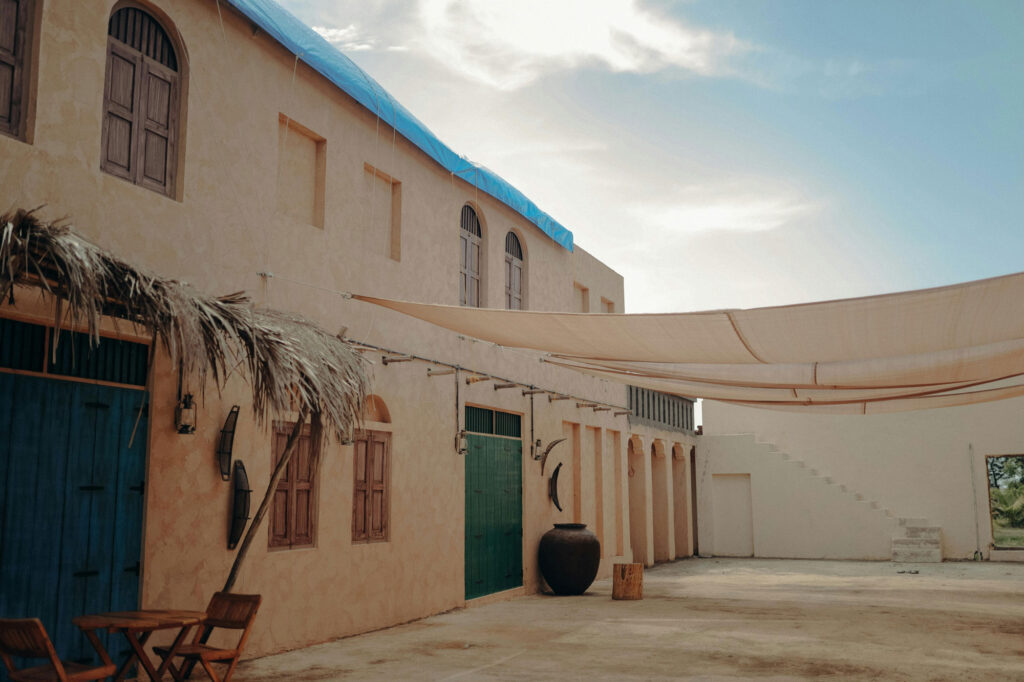 ریشه‌های تاریخی نمای ساختمان کاهگلی در ایران