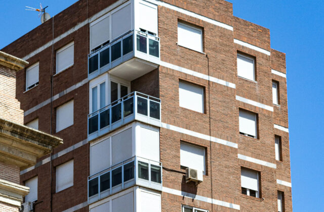 مقاومت در برابر حریق در آجر: چرا آجر بهترین انتخاب برای ساخت‌وساز مقاوم است؟