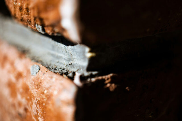 راهنمای جامع زیرسازی آجر: اصول، مراحل و نکات فنی