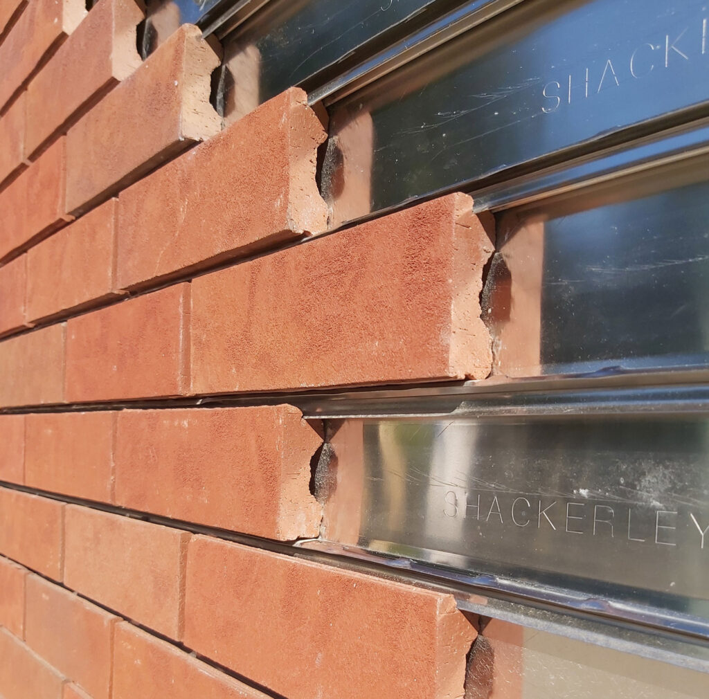 روش خشک نصب آجر؛ راهنمای جامع و کاربردی برای اجرای نمای آجری مدرن