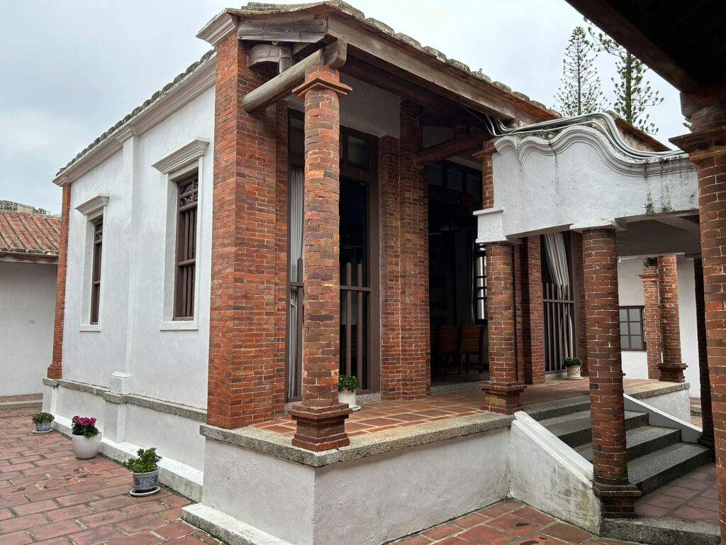 مراحل اجرای ستون آجری تزئینی