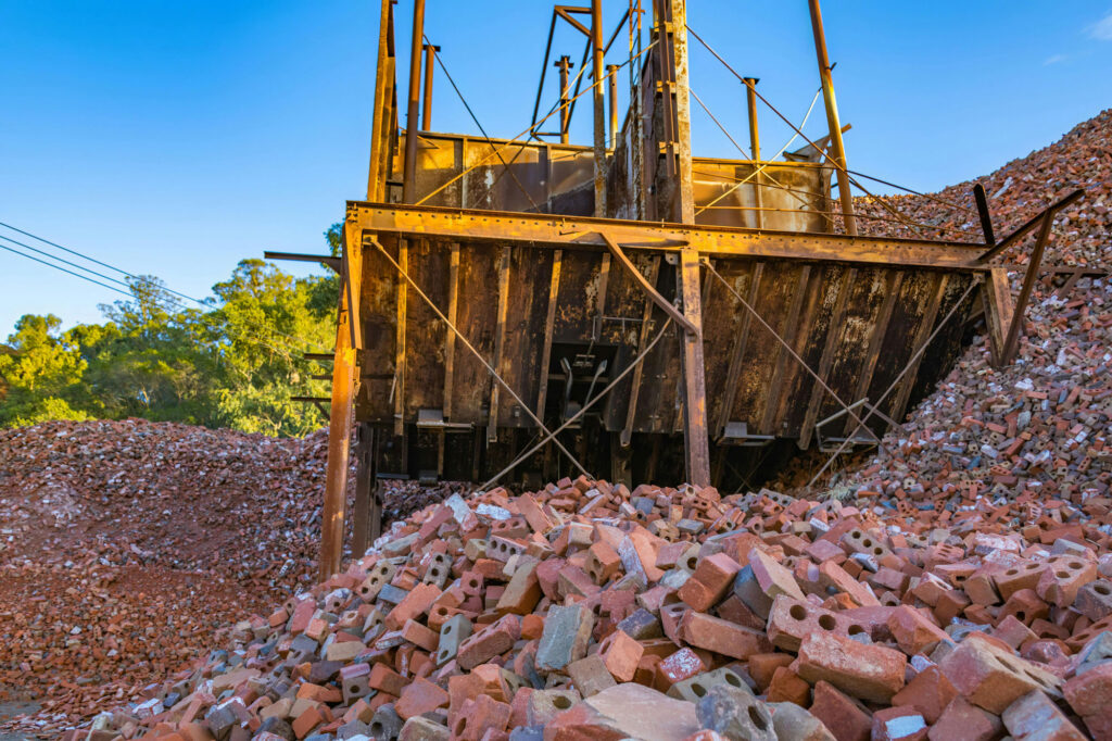 بازیافت پذیری آجر؛ مفهومی فراتر از یک شعار زیستمحیطی - pexels robertkso 14484415 مزایای اقتصادی بازیافت پذیری آجر برای سازندگان