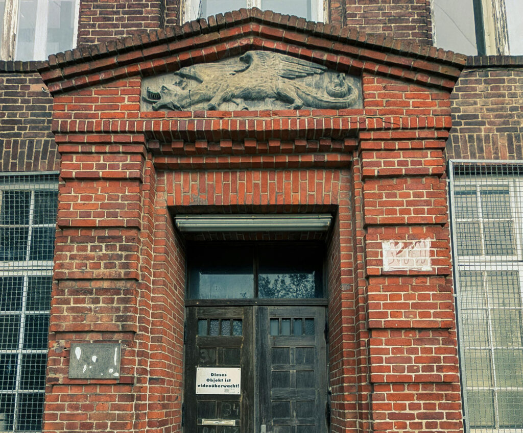 روش‌های مختلف تمیزکاری آجر پس از نصب