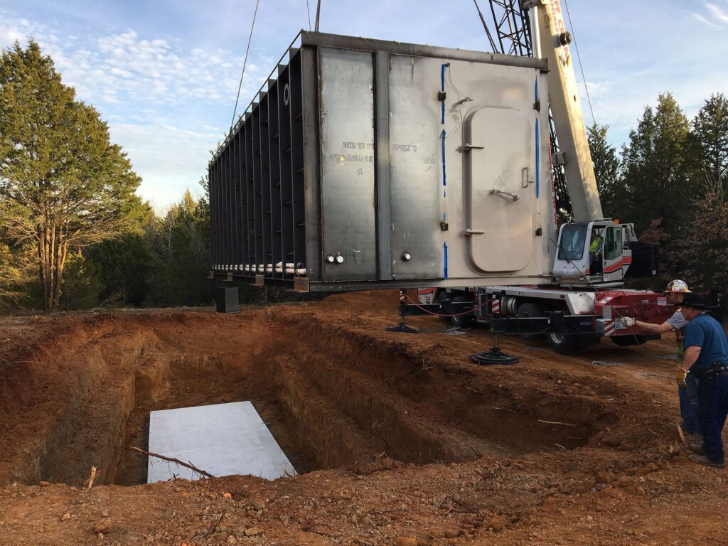 پناهگاه زیرزمینی؛ راهنمای جامع طراحی، ساخت و کاربردها - shelter set0820 install crane carries frame 43 سیستم تهویه و تامین هوا در پناهگاه زیرزمینی