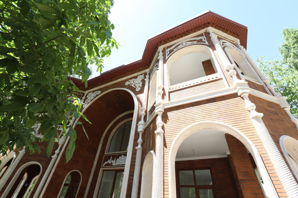 هزینه آجرچینی رومی و عوامل موثر بر آن